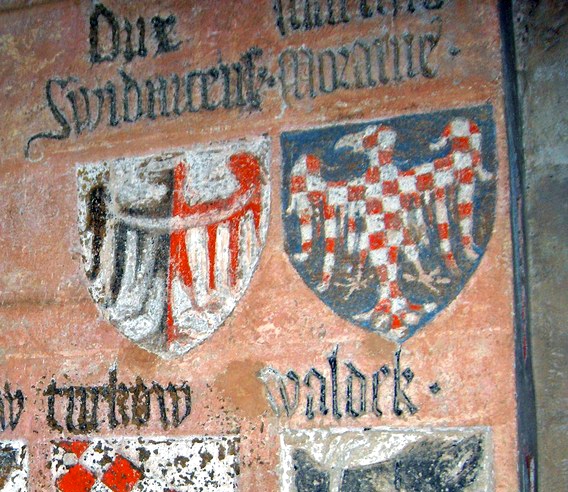detailní pohled na erb moravského markraběte v erbovní síni hradu Laufu u Norimberka